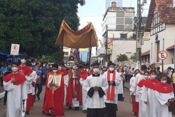 SEXTA-FEIRA SANTA: Vias-sacras, procissões e espetáculos sacros na Arquidiocese